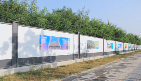 大通建材鋼圍擋、pvc圍擋符合深圳市政府統(tǒng)一標(biāo)準(zhǔn)的圍擋，美觀(guān)環(huán)保、安全穩(wěn)固。